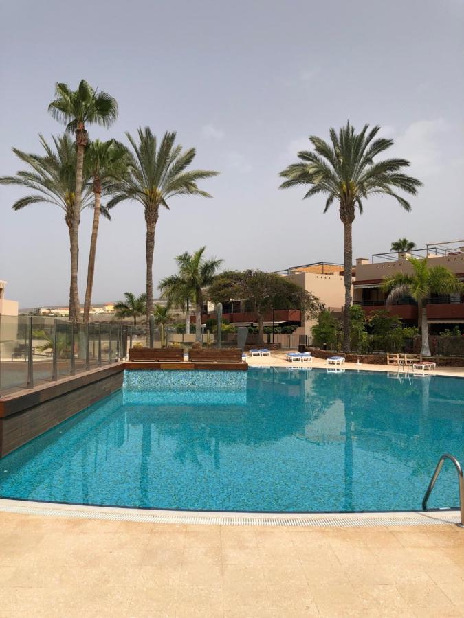 2 Bedroom With Parking, Wifi, Views & Heated Pool Playa Paraiso  Kültér fotó